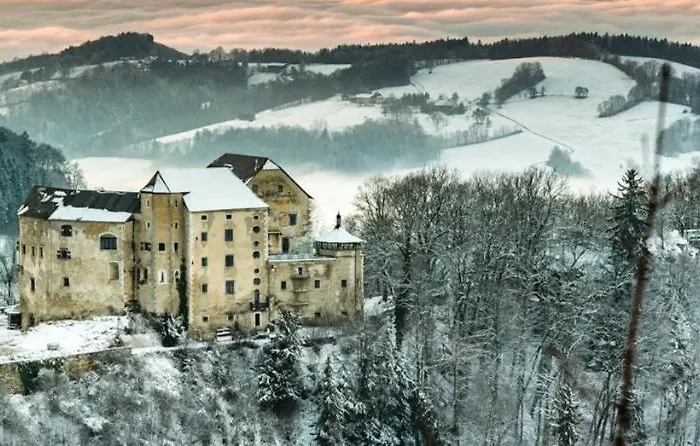 Burg Plankenstein Hotel